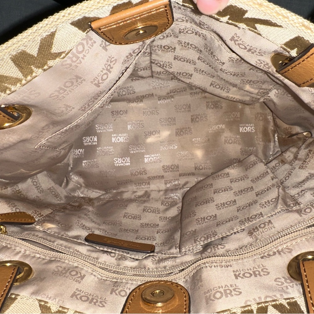 Michael Kors Tan Classic Tote Bag - Picture 5 of 7